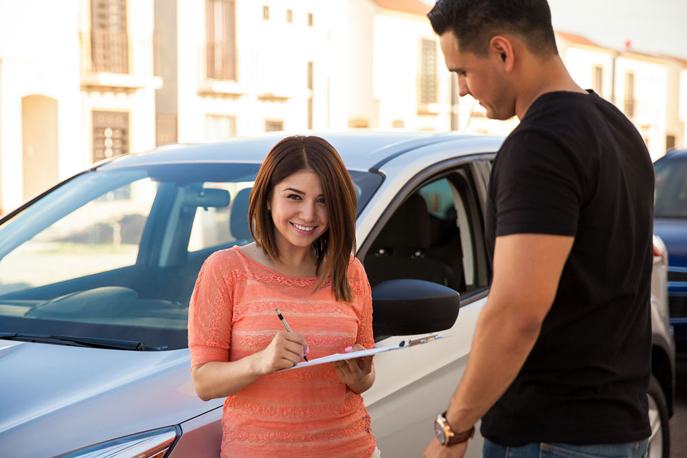 A Beginner&#8217;s Guide To The Pros And Cons Of Financing Vs Leasing A Vehicle